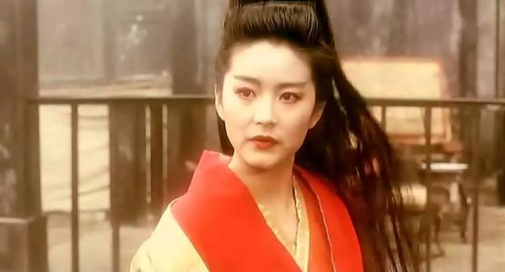 李嘉欣年轻的时候到底有多美？连王祖贤、林青霞都瞬间被秒杀！