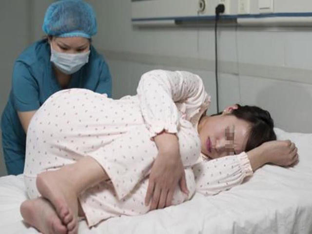 孕妇顺产生下宝宝,突然大喊肚子疼,再次检查医生吓得冷汗直冒!