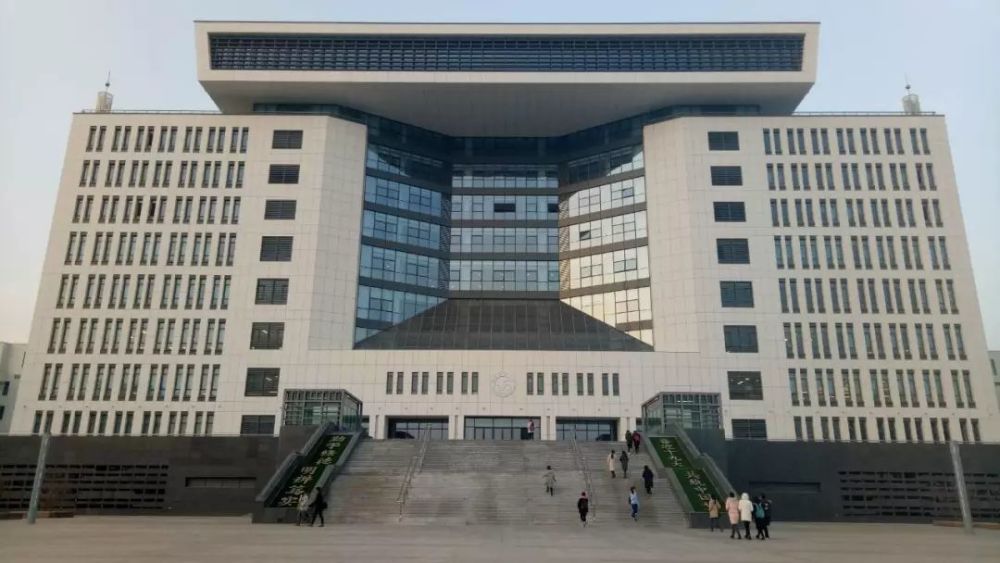 走进青海师范大学图书馆