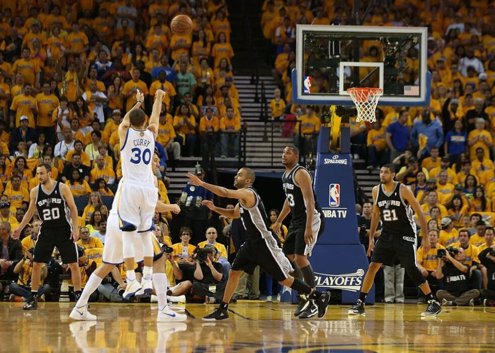 73胜勇士全面PK公牛王朝 12项比拼输在气质上