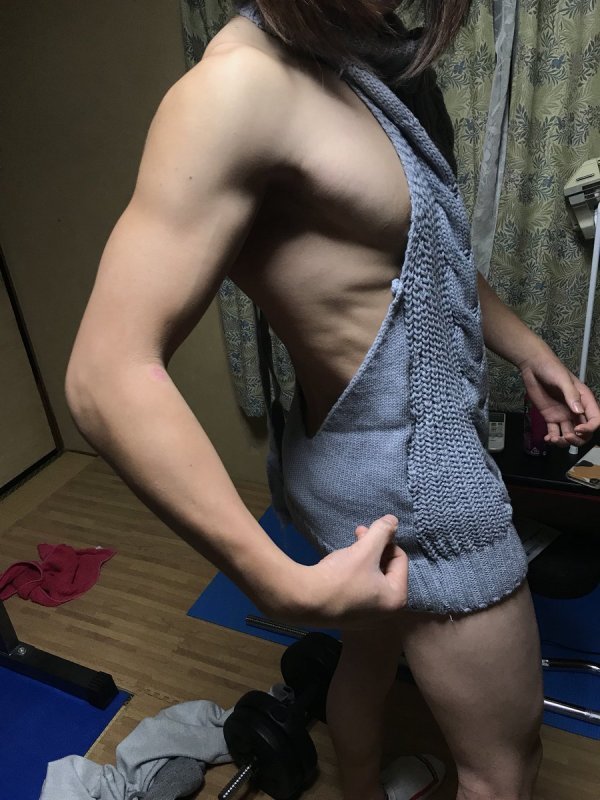 喷了！肌肉版女装大佬是这个样子的