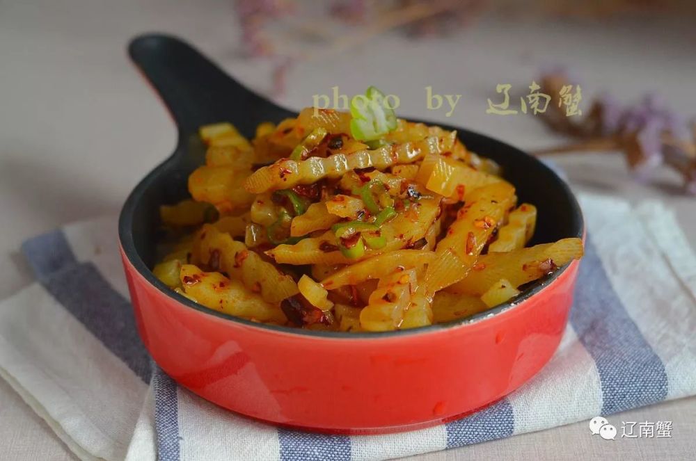 用土豆做的小吃,超级简单,还很过瘾,教你学会不