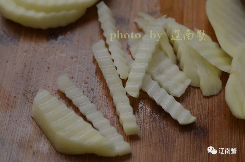 用土豆做的小吃,超级简单,还很过瘾,教你学会不