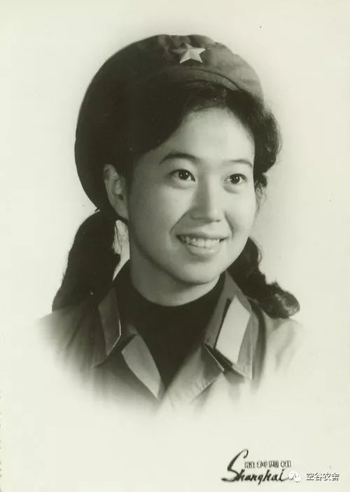 曾经的芳华:六七十年代的中国女兵之美