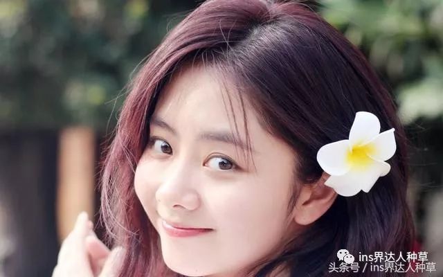 谭松韵公开了自用的化妆品,可是这瓶精华到底