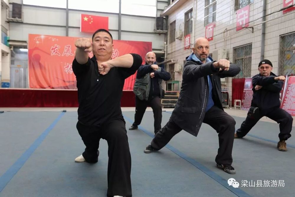 研学旅游看梁山!济宁电视台来梁山县拍摄研学