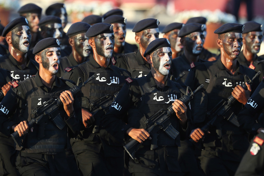 卡塔尔举行国庆阅兵,14个方阵首次迈着中国式