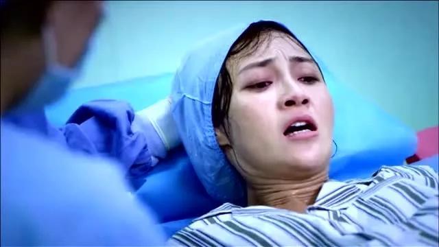 女人产房里生孩子,竟会暴露很多不想示人的秘