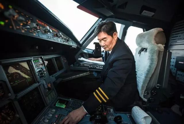 逝水芳华,那些陪木棉花度过漫长岁月的南航人