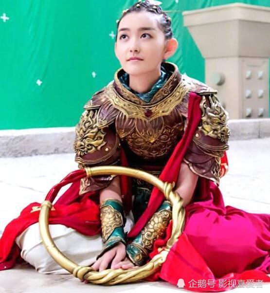 蒋依依在《哪吒降妖记》中饰演哪吒,童星出道的她6岁就开始进入了娱乐