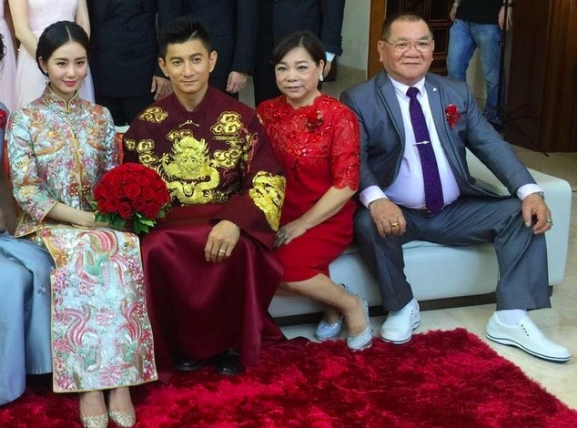 吴奇隆年赚1.4亿,给父母兄弟共送三套房、自己