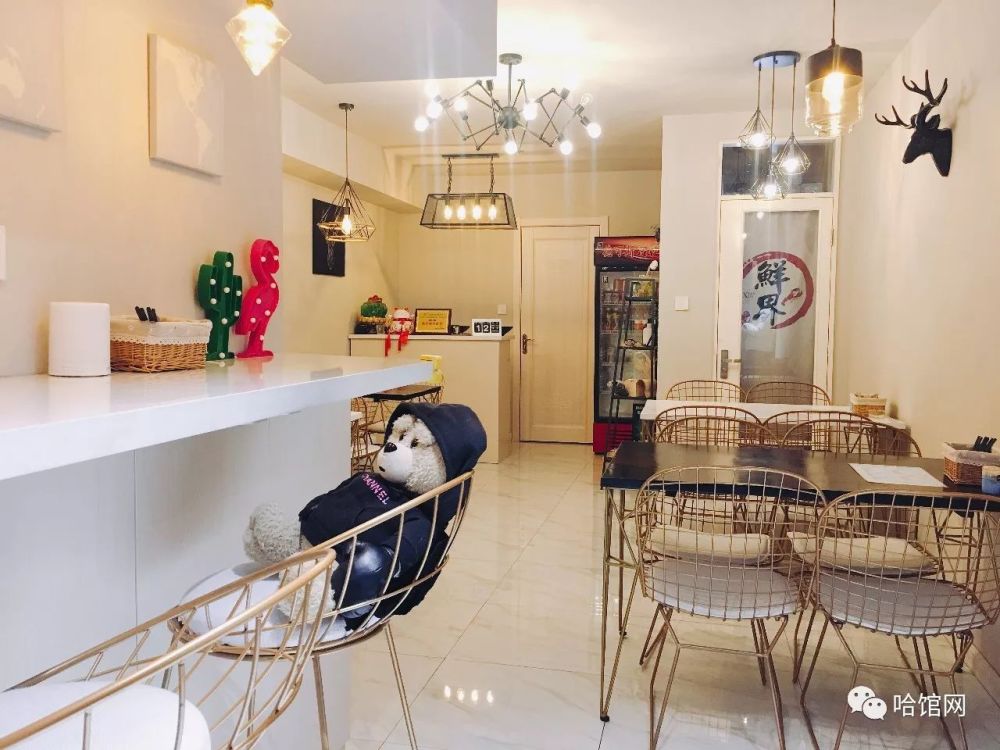 没想到只有四张桌的小餐馆 居然还可以私人订