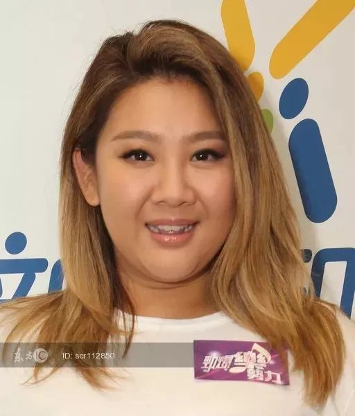 他风流倜傥,演技精湛,是亿万女性的梦中情人,却