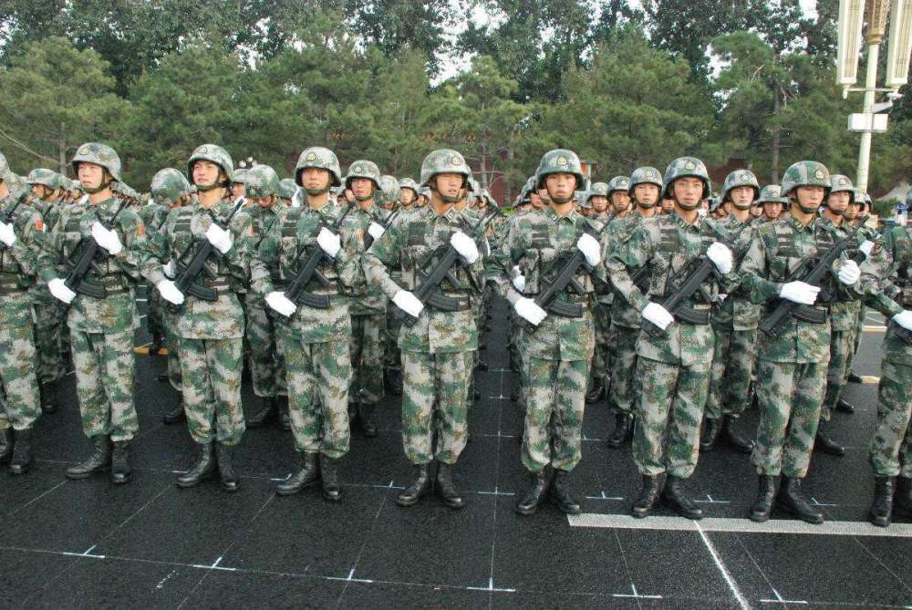 看看我们国家的战士们都是怎么训练的 看点快报