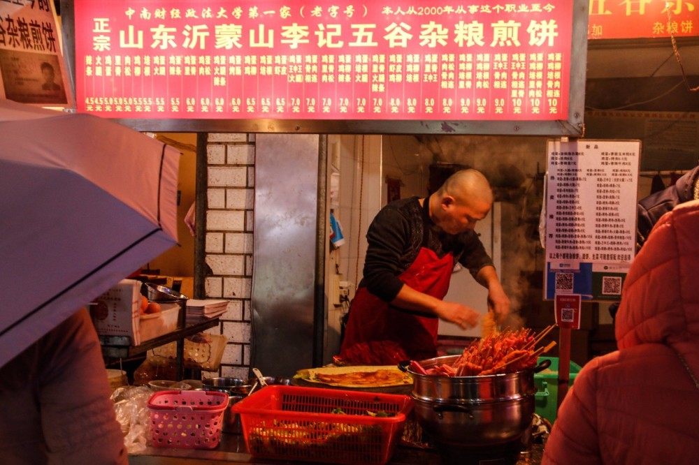 茶山刘除了唱进歌里的538,还有这条小吃街…