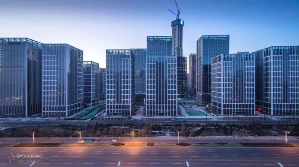 济南已有楼盘突破3万;有人在观望唱凉凉,有人