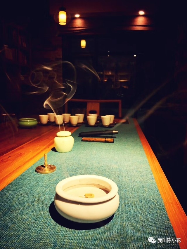 心至静处舍尘念,一笔瘦墨夜凝香