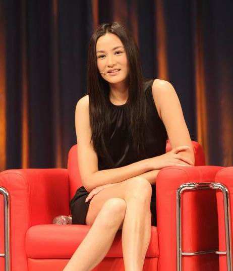 46岁瞿颖首晒女儿和男友?其实四月份她就秀过正面照