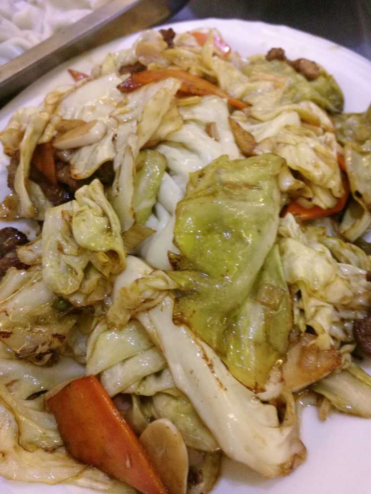 青岛冬至手工包饺子爆好吃,大口吃肉大口喝酒