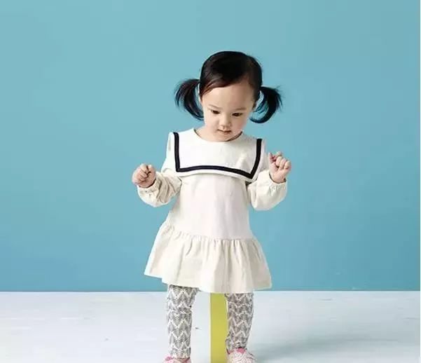 儿童短发扎法,打造短发女宝俏皮感