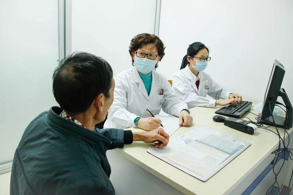 小科室也有大作为,在肛肠科,蔡而玮一干三十年