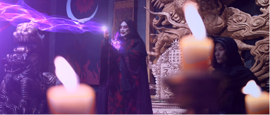 港星梁家仁自导自演《师公降魔》 靖哥蓉妹刀