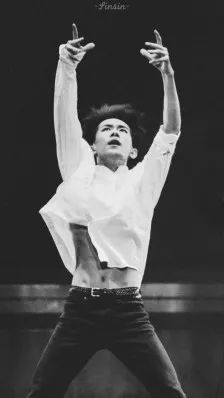 鹿晗陈伟霆王嘉尔宋茜VS易烊千玺罗志祥黄子