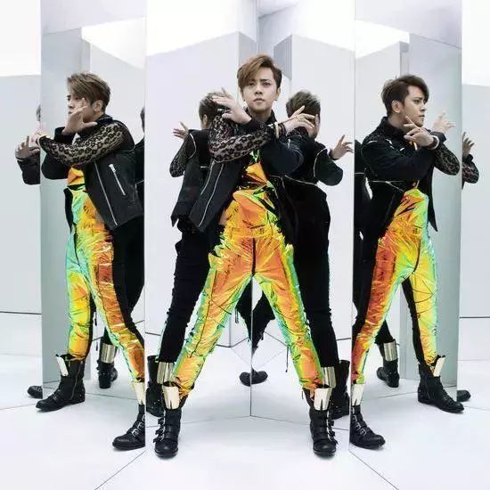 鹿晗陈伟霆王嘉尔宋茜VS易烊千玺罗志祥黄子