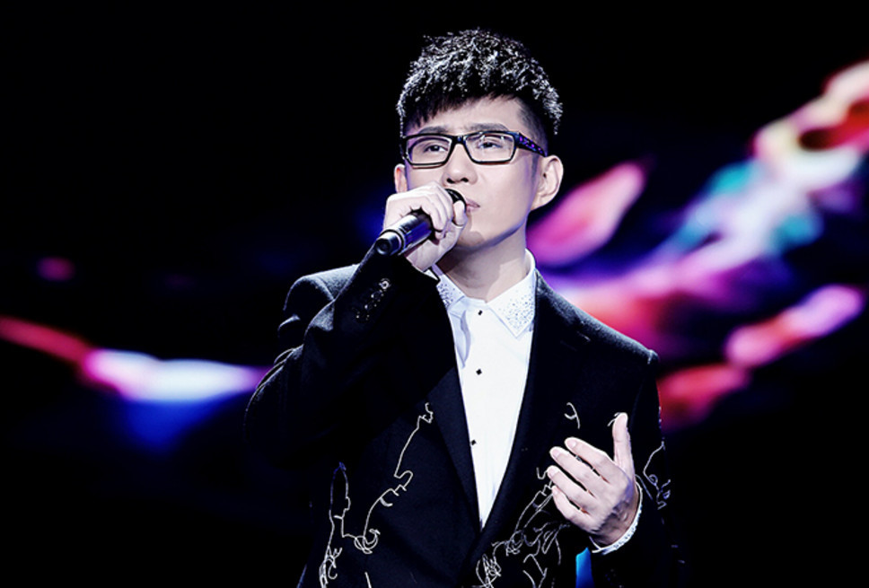 《星光大道》歌手石头:曾没钱读书当保安，如今北京买房买车