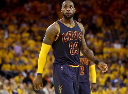 詹姆斯加盟火箭组超级三巨头?这不是天方夜谭