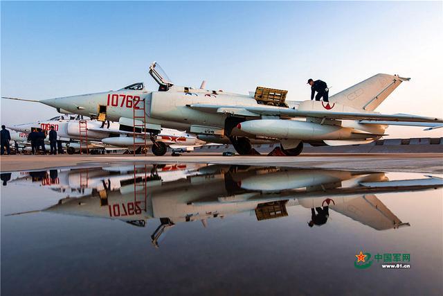 强5退役后中国空军咋办?老式歼10、歼11都来