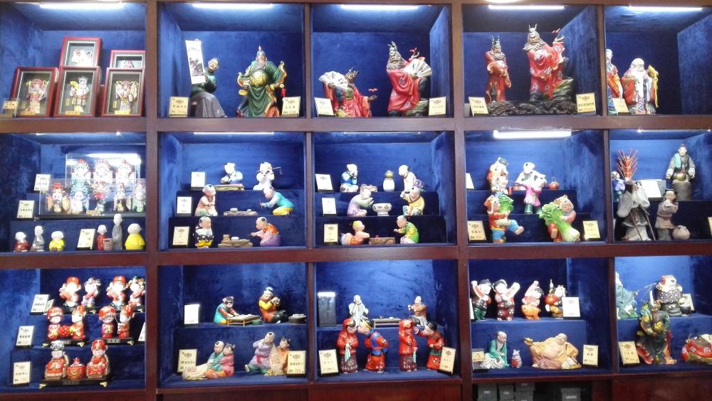 游天津古文化街,逛世代泥人张,没想到小小的泥