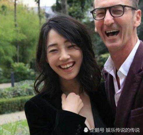 白百何刚和老外亲密合照,又和小鲜肉抱在一起