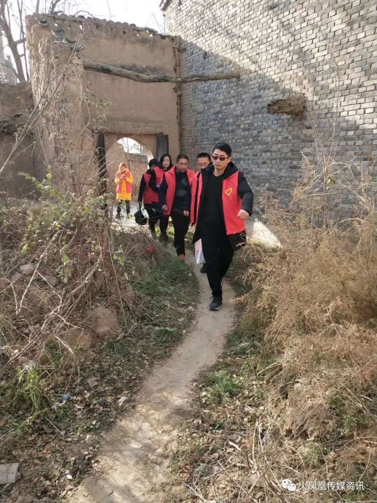 让爱温暖这个冬天 风陵渡爱心志愿者冬日送温