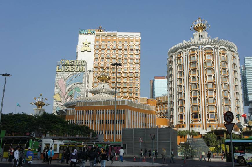 葡京酒店被誉为澳门的"象征",亦是澳门市中的"小都会".