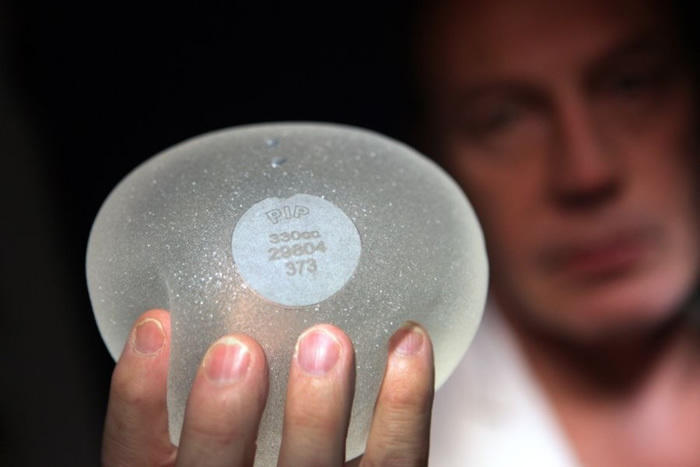 人造乳神生育 会有什么后果?