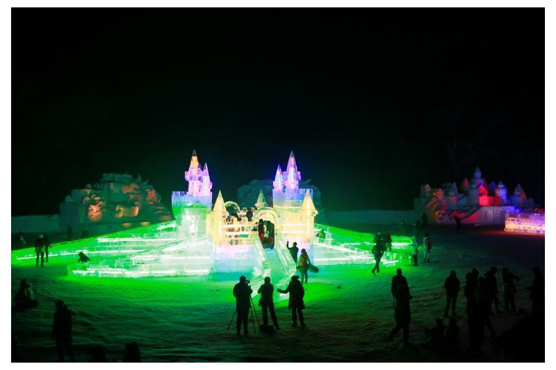 冬季来吉林市雾凇岛赏雾凇看冰灯 置身其中犹