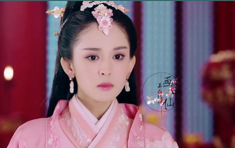 最美古装粉衣女子,原以为李沁、迪丽热巴已经