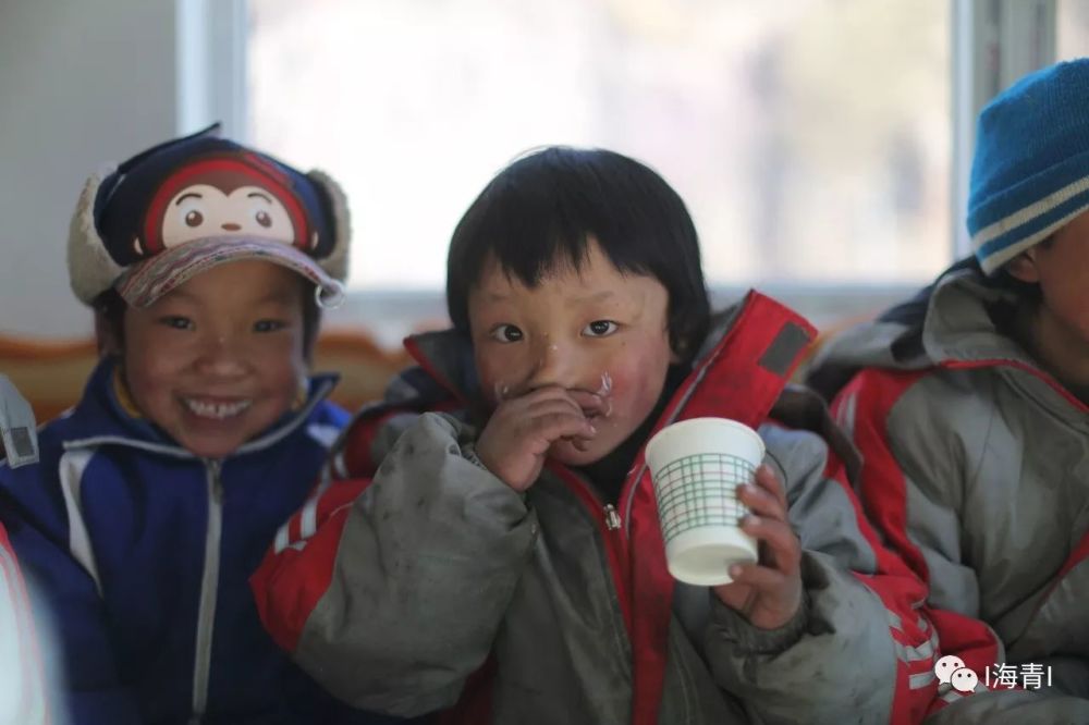 视频《瓦河村小学送书实录》│年末,一点点总结