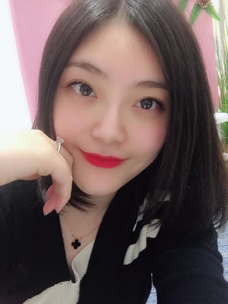 白富美的自虐创业,明明可以逛街开party,她却选择路边