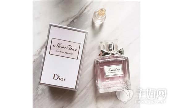 迪奥香水哪款最受欢迎 dior花漾甜心好闻吗
