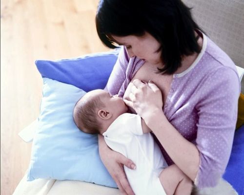喂母乳的内衣_美女喂母乳图片(2)