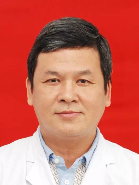 跛行20余年,行全髋关节置换术后丢掉拐杖,回家