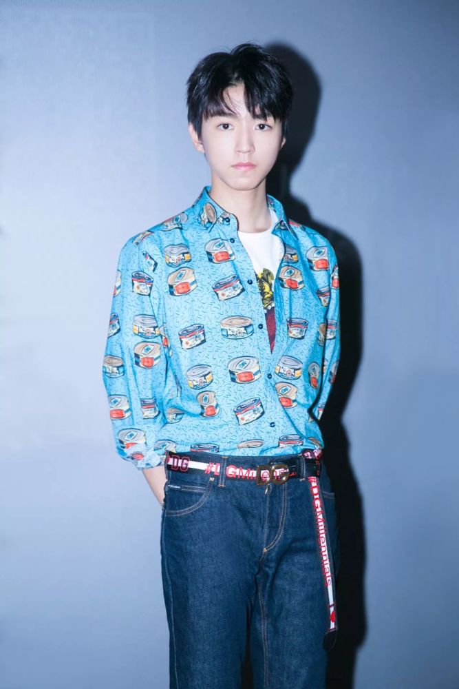 易烊千玺综艺节目官宣,王俊凯杂志花絮曝光,王