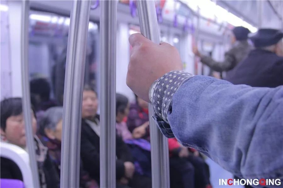 亲探!我们坐上了重庆轨道交通5、10号线的第一