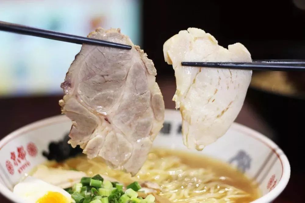 成都人都挤在拉面竞技馆!为了7家面店,40多碗