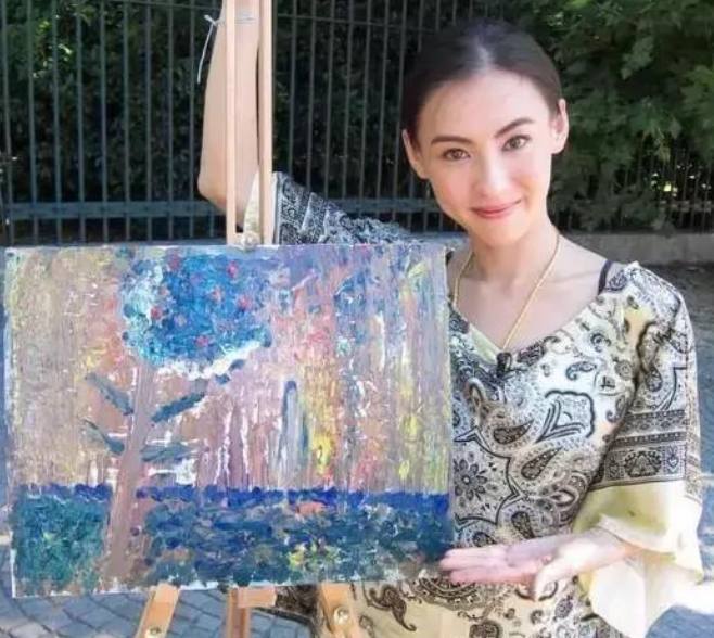 张柏芝自创品牌卖服装和手表!网友:价格不亲民