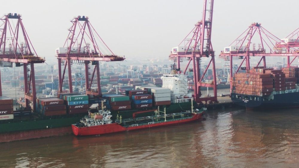 浙江省海港集团启动首单保税油加注服务