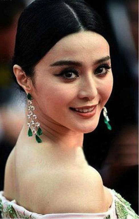 当明星离开ps还美吗?公认美女范冰冰,杨幂素颜谁更美?