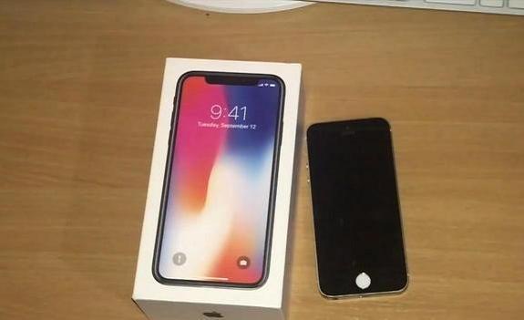 老外从网上买二手iPhone X,结果包装打开心凉